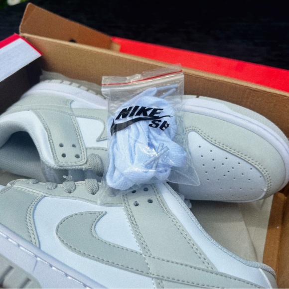 Nike Dunk Low Retro Grey Fog Retro Casual
Sneaker Grey {SIZE 8.5} 🔥😶‍🌫️ - Picture 11 of 12